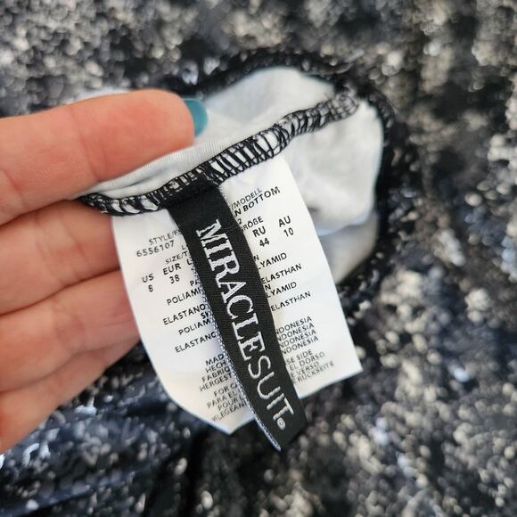 Miraclesuit Two Piece‎ Swimsuit 8/34D Beach Vacation Resortwear Coastal - Picture 2 of 9